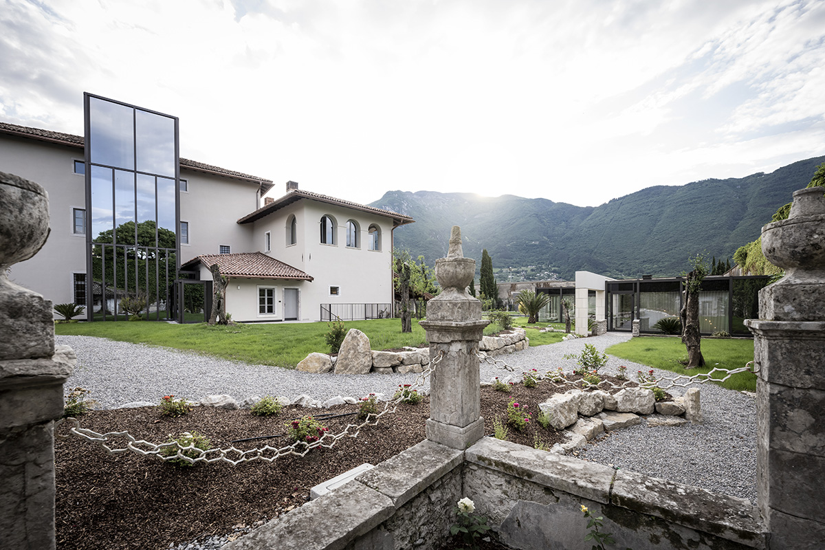 Noa* transforms old monastery into a hotel inspired by region's rural constructions in Arco