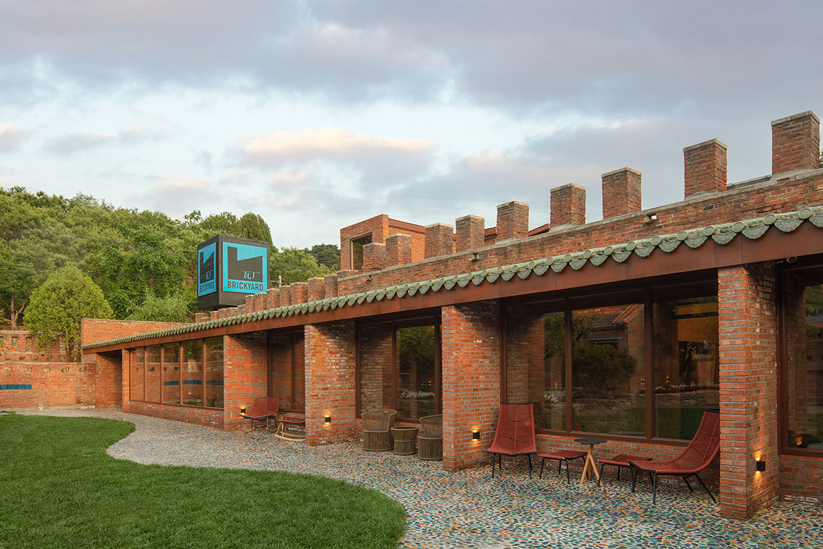 llLab.'s Brickyard Retreat Renovation references to the region's local craft history in Beijing