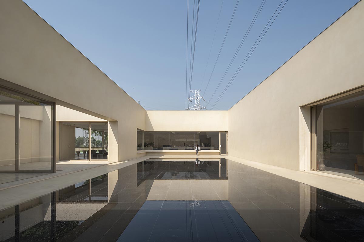 Archstudio completes Songmont Space by framing the courtyard in Beijing