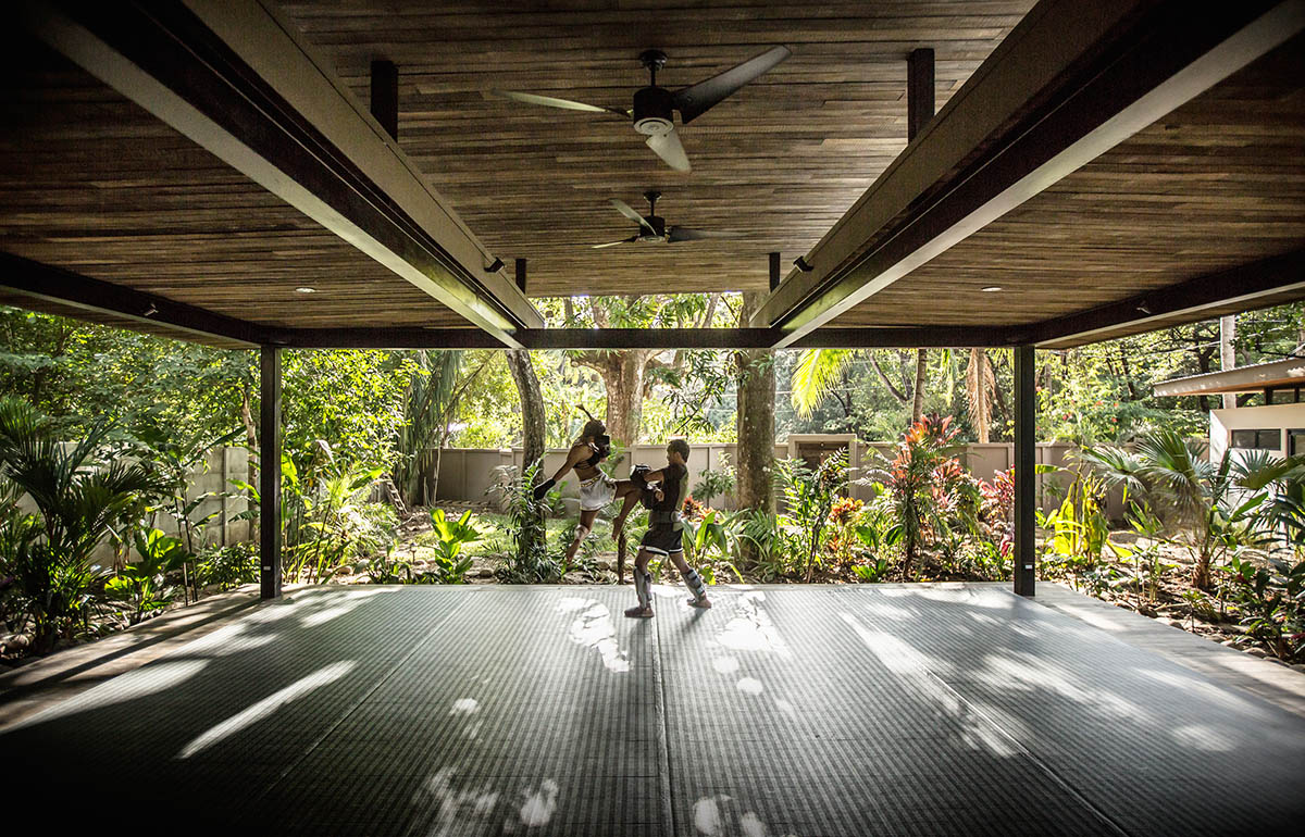 Studio Saxe’s new boutique hotel and yoga studio get lost in tropical landscape of Costa Rica