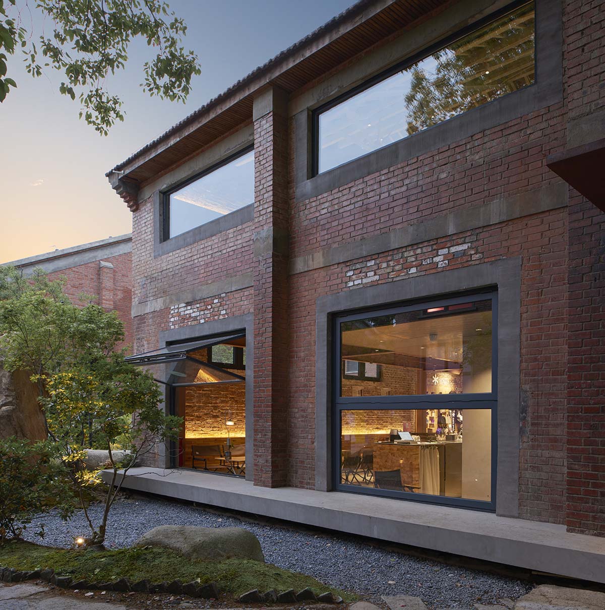 Snow Peak Cafe emerges as a masterful fusion of nature and design in China