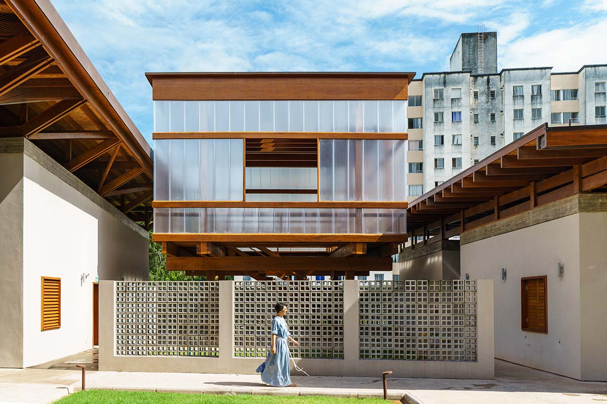 Conventual complex by Mixtura features wooden textures and artisanal details in Brazil 