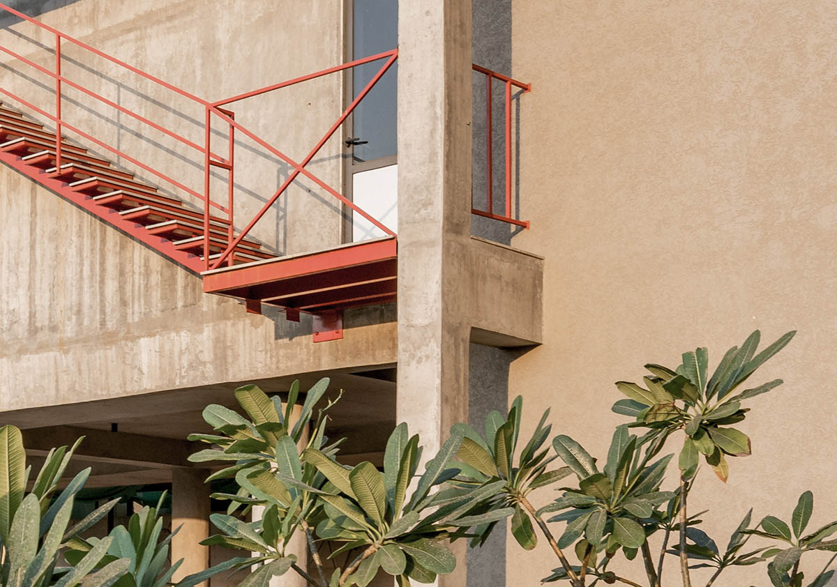 UA Lab creates concrete shell for community space in Ahmedabad
