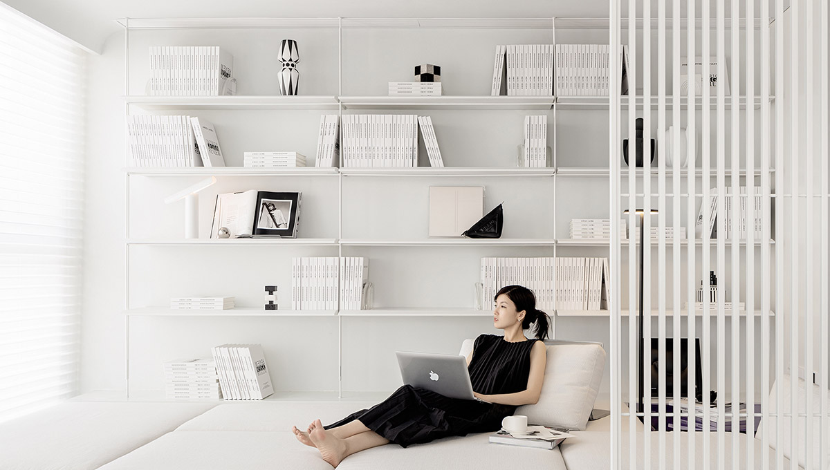 FREEFORM DESIGN completes apartment interior with fashionable and artistic look in China