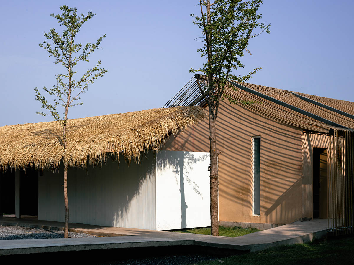 Domain Architects built boutique hotel with thatch roof and 60,000-metre hemp rope in rural Beijing