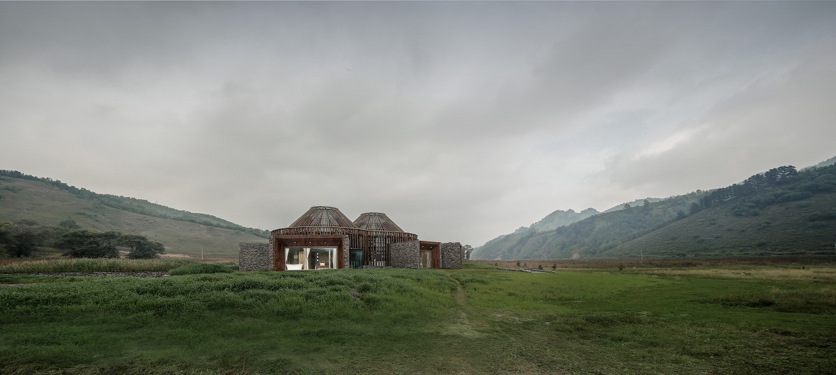 HDD Designed a Mongolian Yurt-Shaped Architecture in a Grassland in China