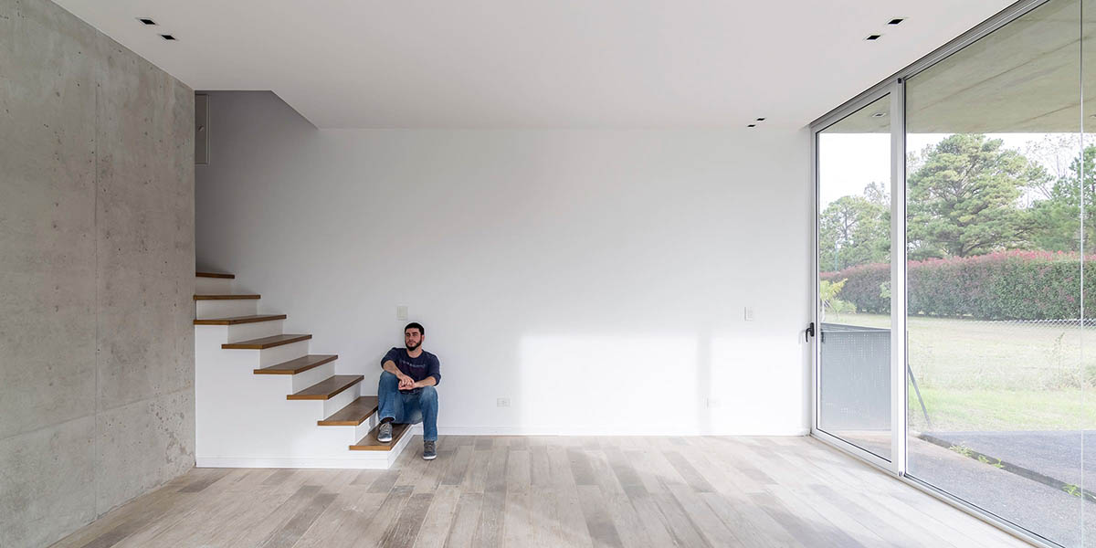 Brigati Polak Arquitectos completes Argentinian residence as detached from the existing slope