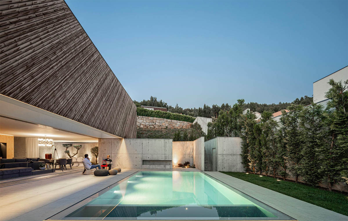 Rem'a Arquitectos built this rotating house according to site parameters in Portugal