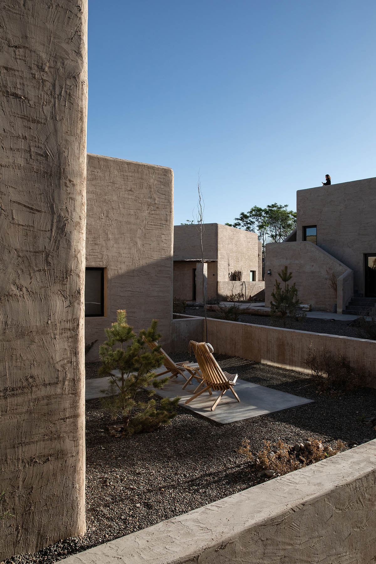 DAS Lab completes Lost Villa Boutique Hotel with earth-toned colours and smooth details in Ningxia