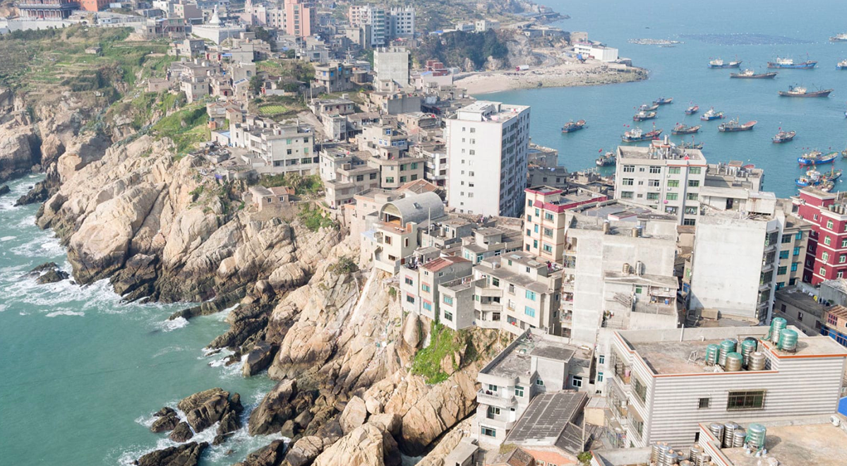 Vector Architects renovates Captain’s House with vaulted roof in China