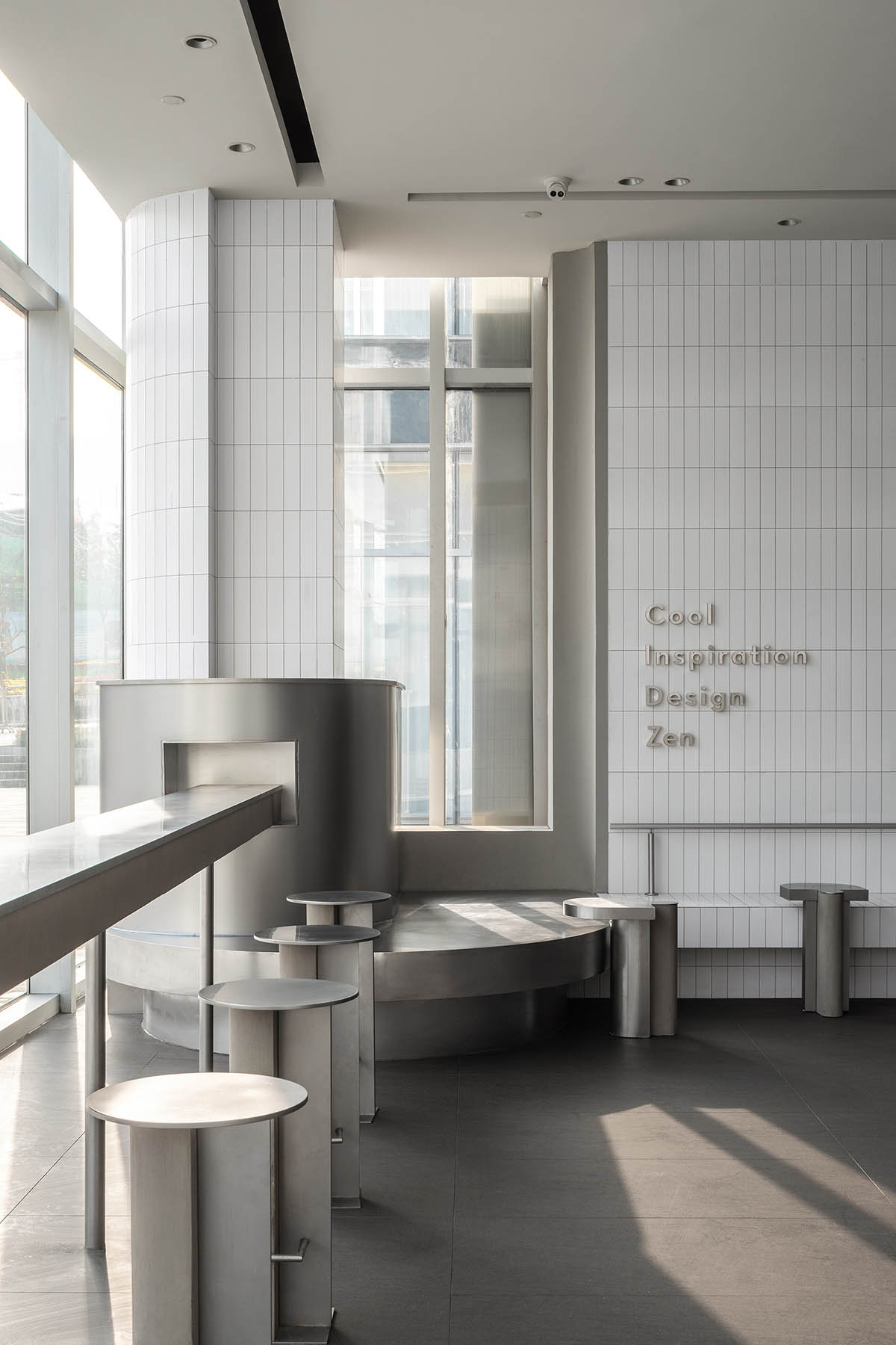 DAS Lab completes HEYTEA Store in Jinan with circular divisions activating movement inside