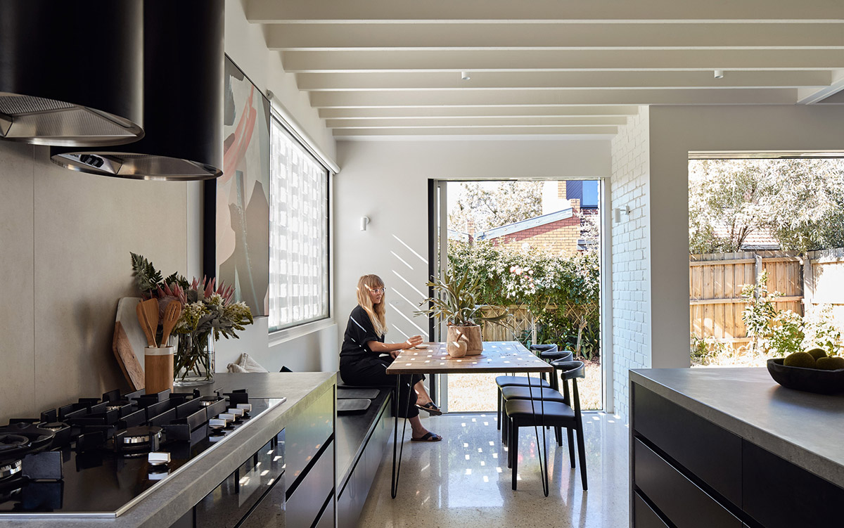 Atelier Red+Black built white Cascade House that features different patterns of brick in Melbourne