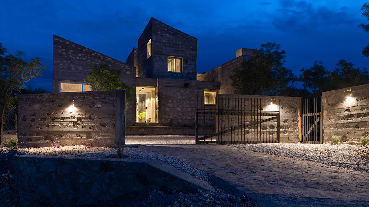 Nanzer + Vitas completes DP House mixed with concrete and stone in Córdoba