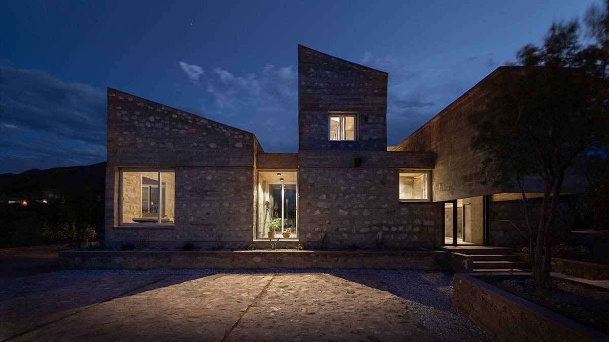 Nanzer + Vitas completes DP House mixed with concrete and stone in Córdoba