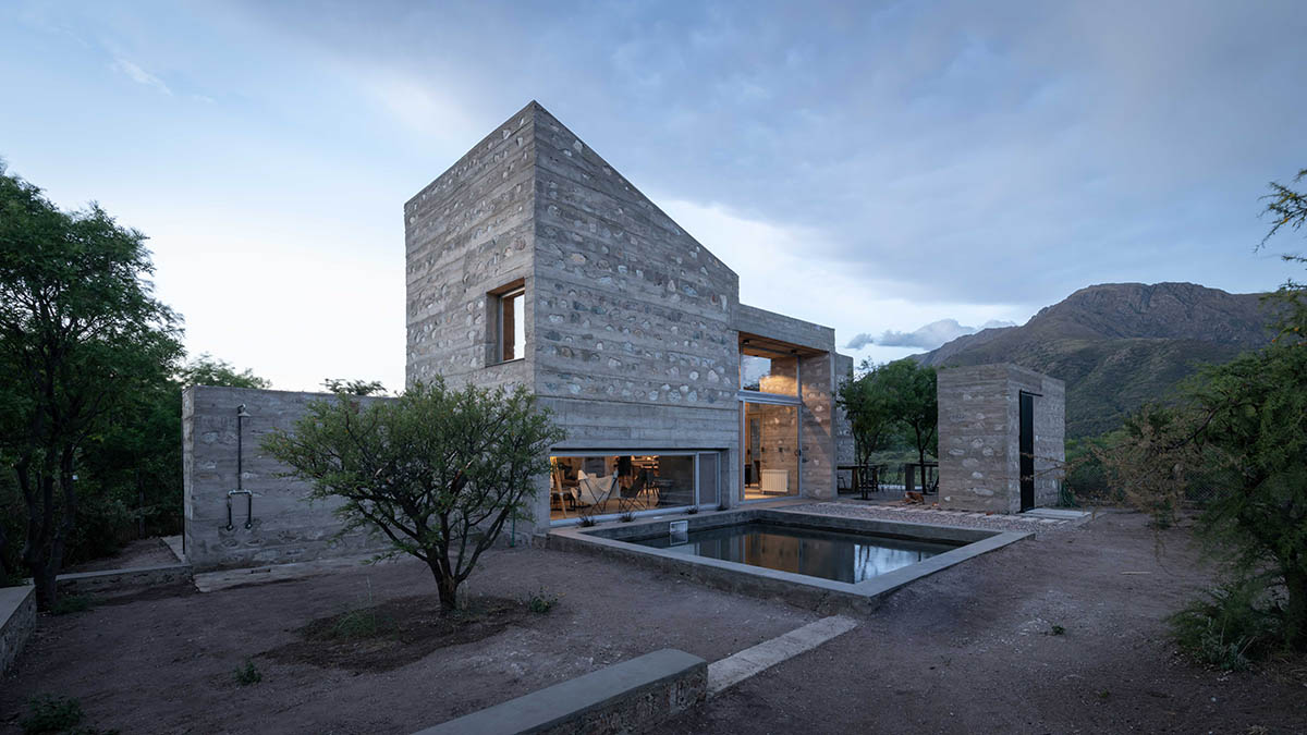 Nanzer + Vitas completes DP House mixed with concrete and stone in Córdoba