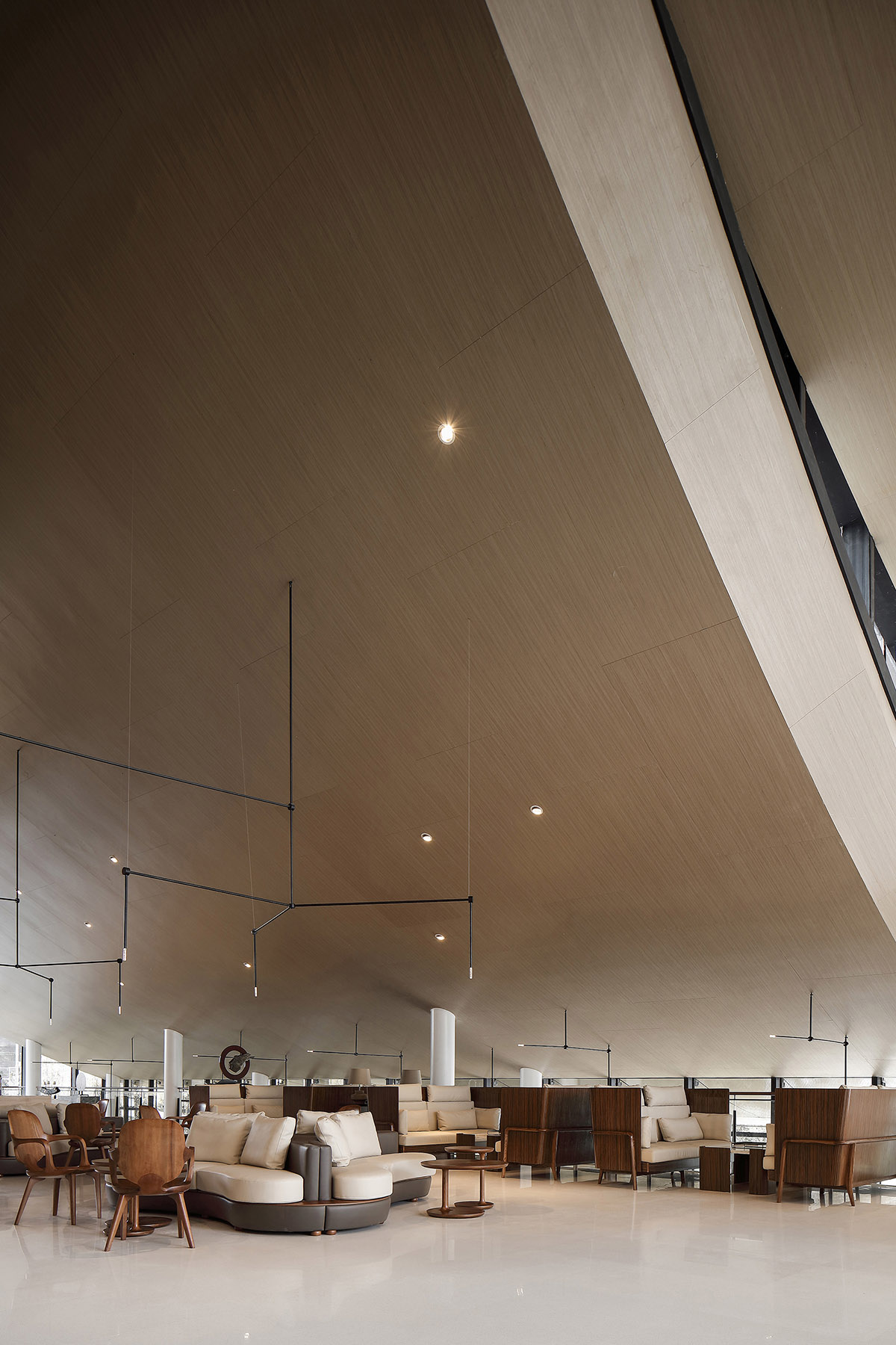 Waterfrom Design Achieved a Balance Between Historical Community Protection and a Sales Center