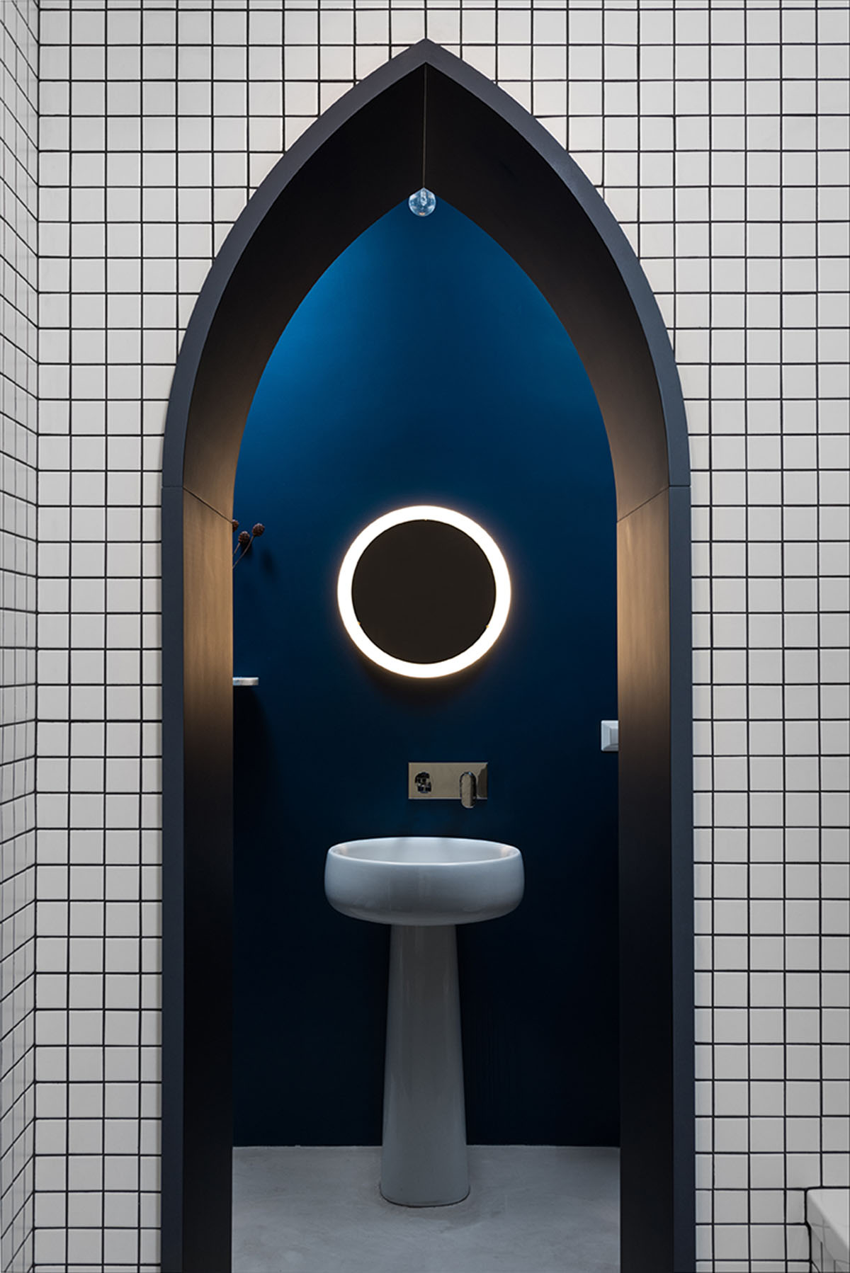 La Macchina Studio revives old apartment with theatrical and colorful interiors in Rome