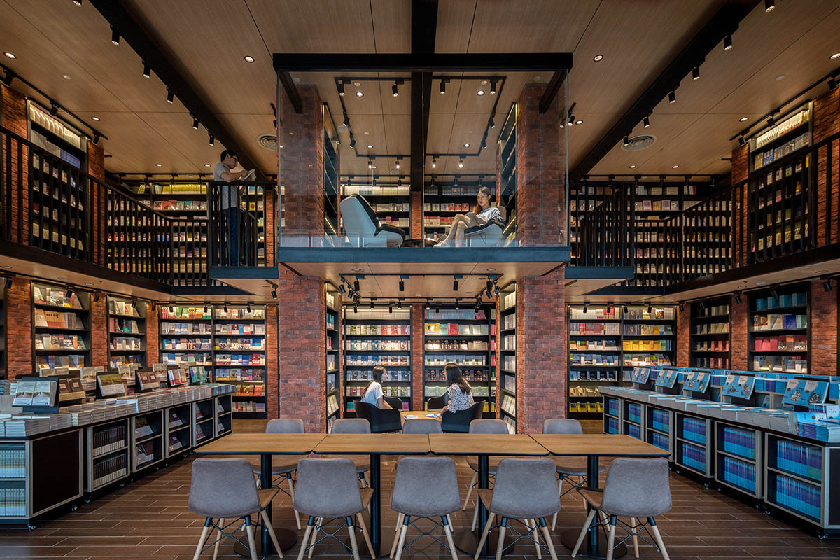 X+Living creates undulating walls and colourful interior for Chengdu Zhongshuge bookstore in China