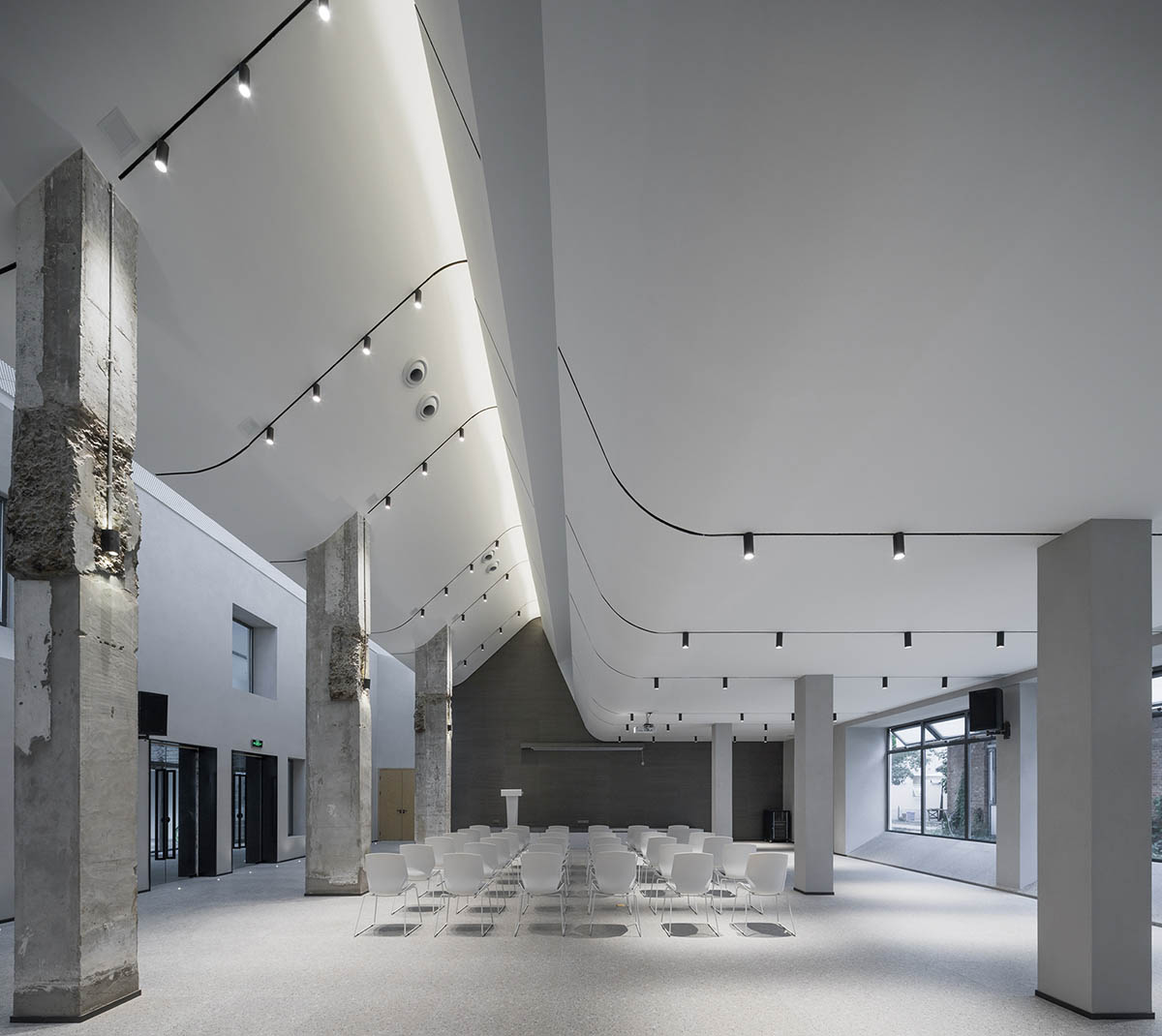 y.ad studio converts office building into a light-filled conference center in Kunshan