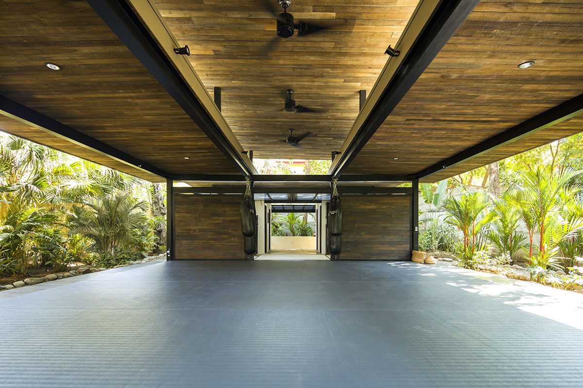 Studio Saxe’s new boutique hotel and yoga studio get lost in tropical landscape of Costa Rica