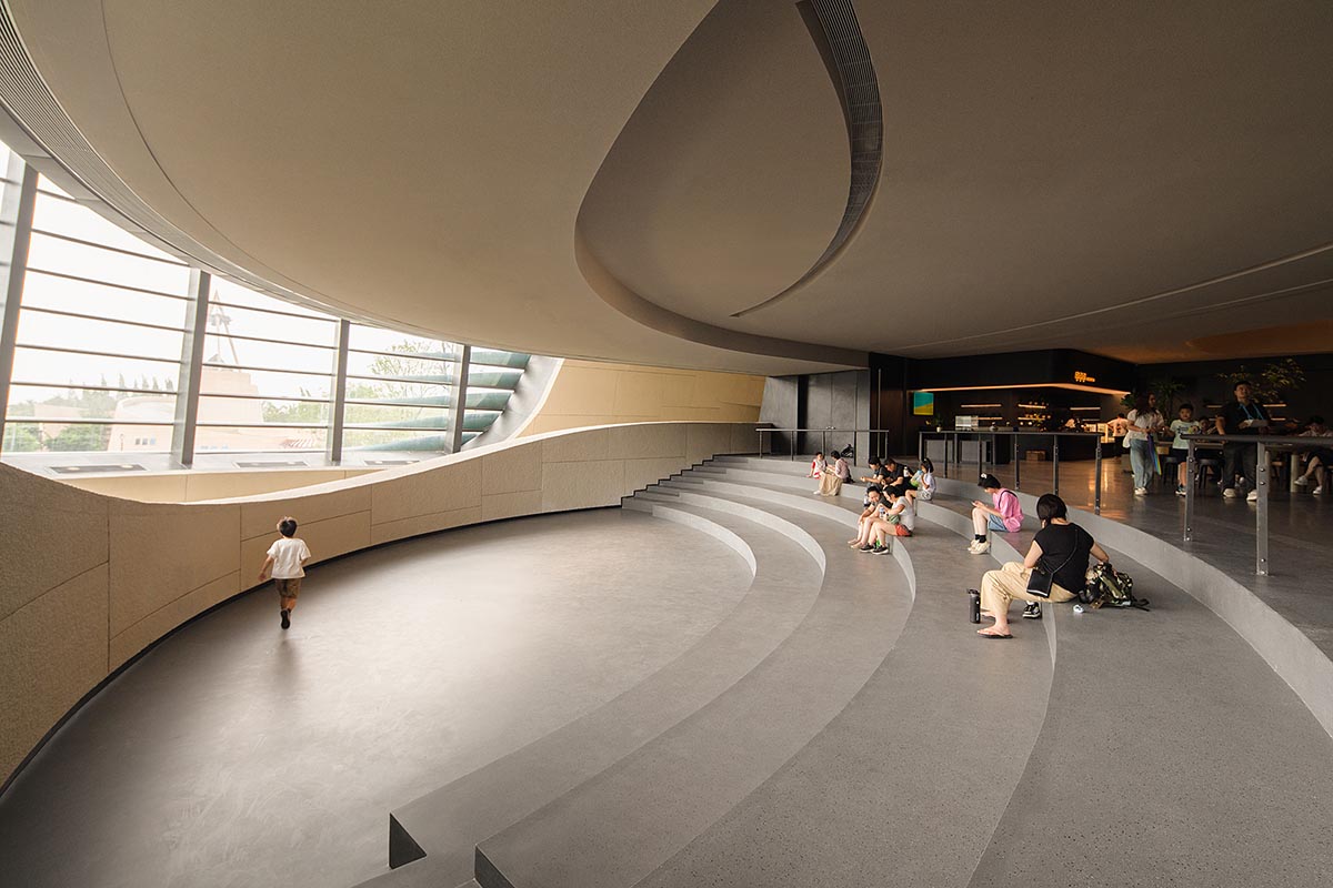 Mound-shaped museum by CSWADI rises from the earth like