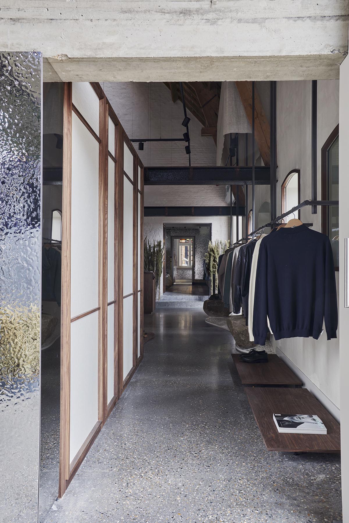 Barde vanVoltt creates retail store interiors like a Japanese zen garden in Nistelrode