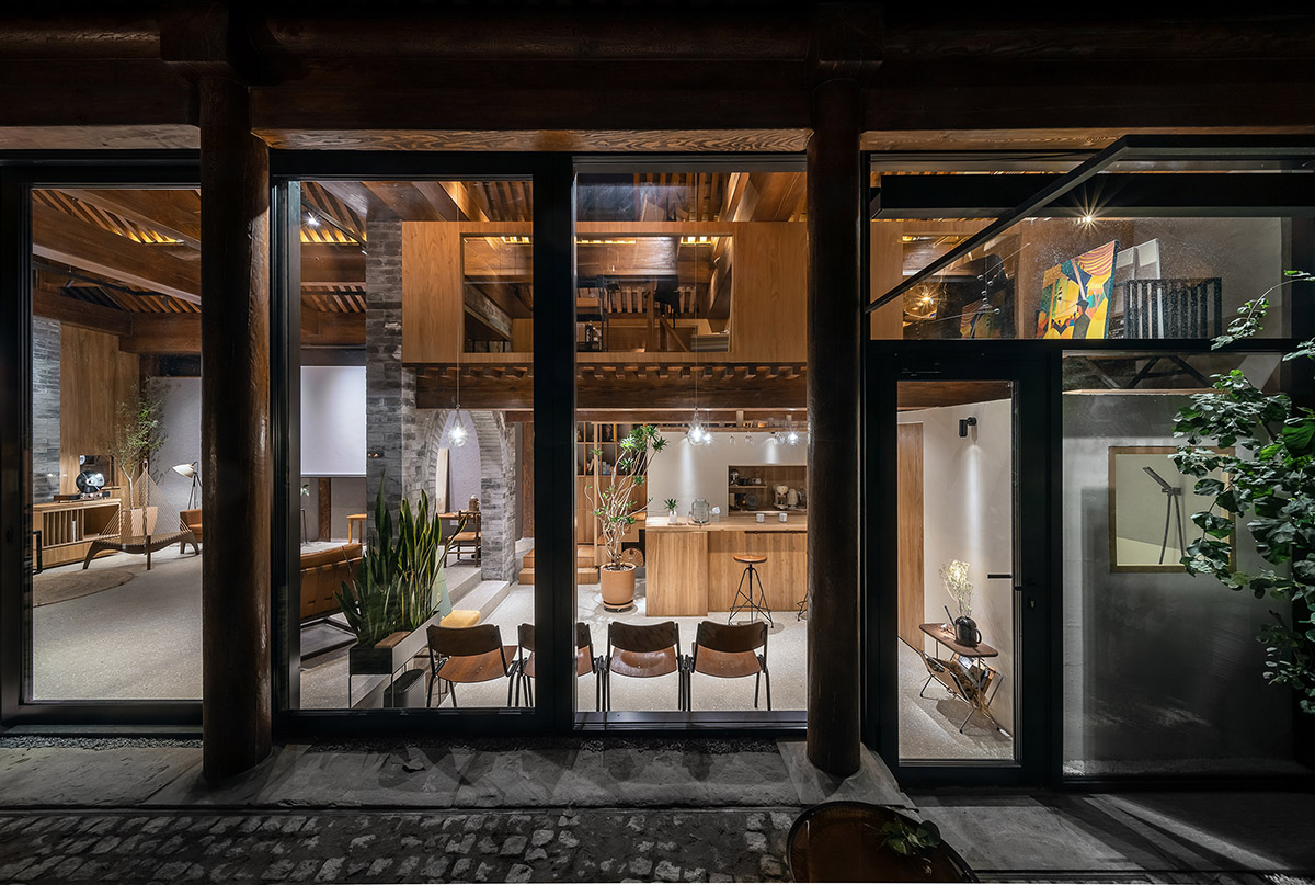 Days in YARD Studio renovates Beijing's old Hutong houses with new courtyard arrangement