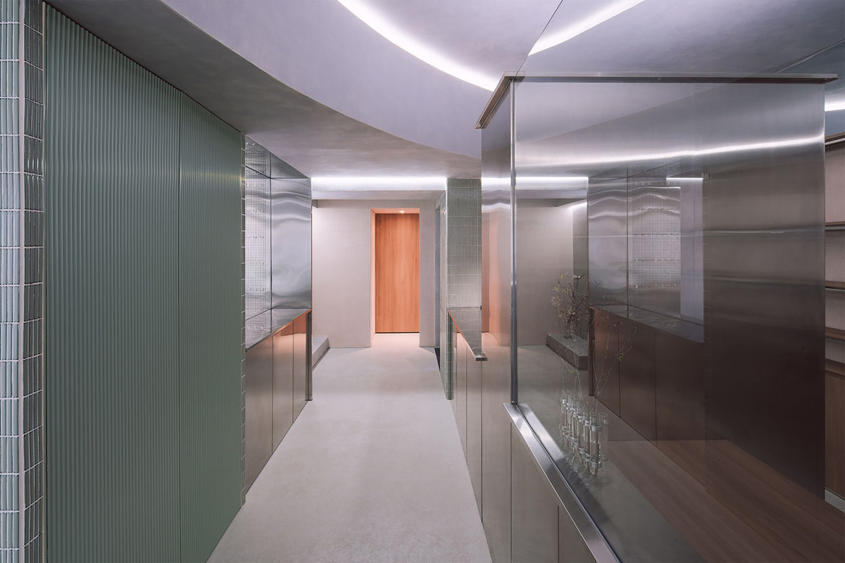 Green hues and pastel colors dominate multi-functional painting studio by ATELIER MOZH in China