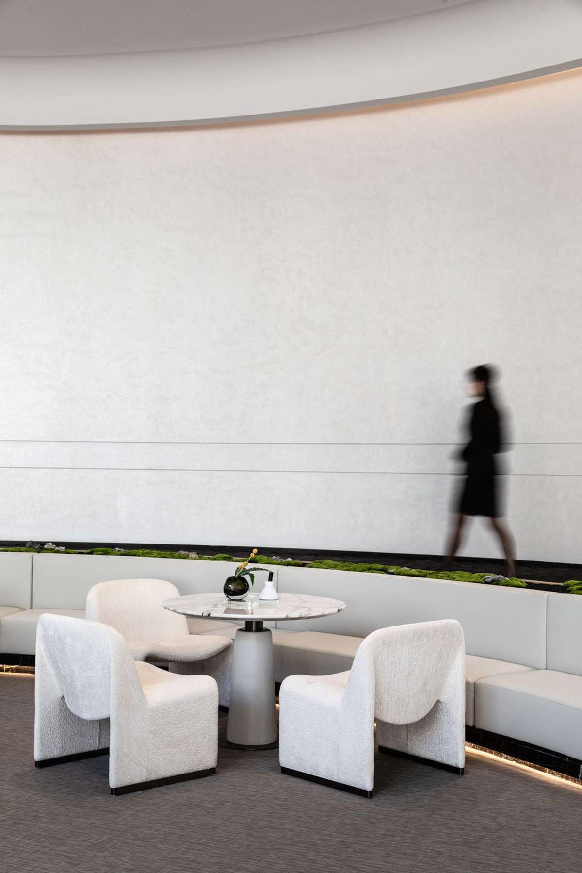 Qiran Design Group completes pavilion with fusion of nature and curved geometries in Foshan, China