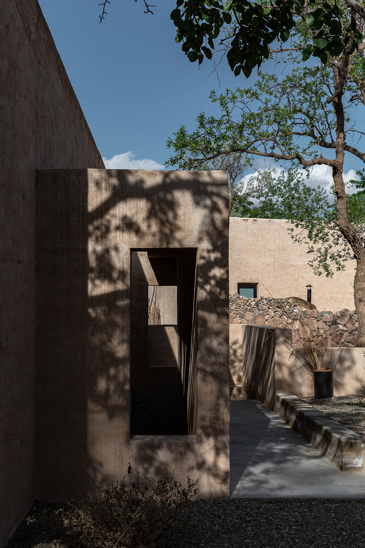 DAS Lab completes Lost Villa Boutique Hotel with earth-toned colours and smooth details in Ningxia