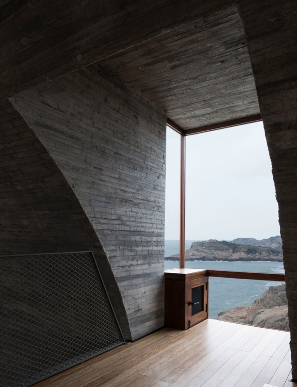 Vector Architects renovates Captain’s House with vaulted roof in China