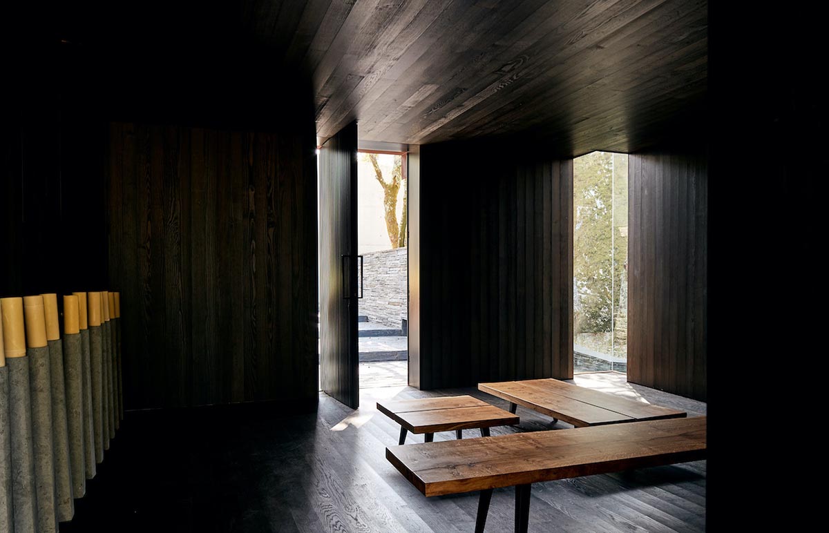 Nicholas Burns' Chapel and Meditation Room beautifully becomes one with the landscape