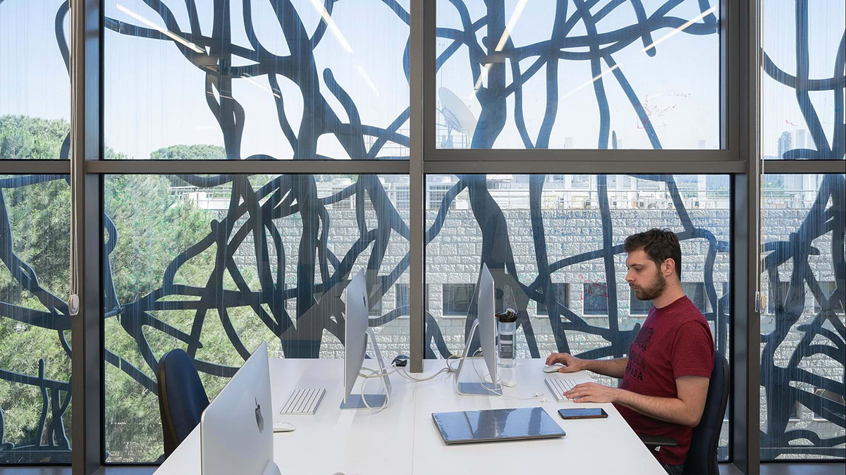 Foster + Partners wraps research facility with neurological brain-inspired screen in Jerusalem