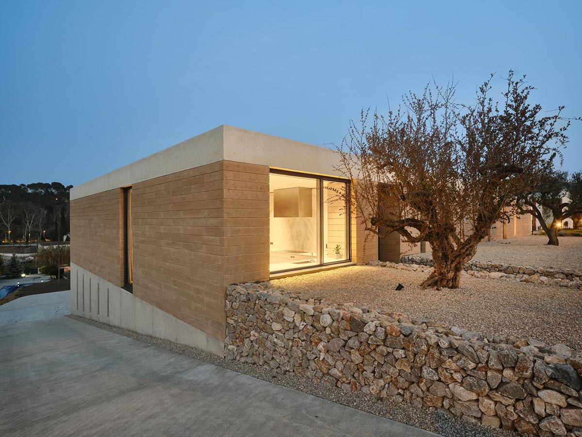 Atheleia Arquitectura completes Casa Artiga with rammed earth walls in Barcelona 