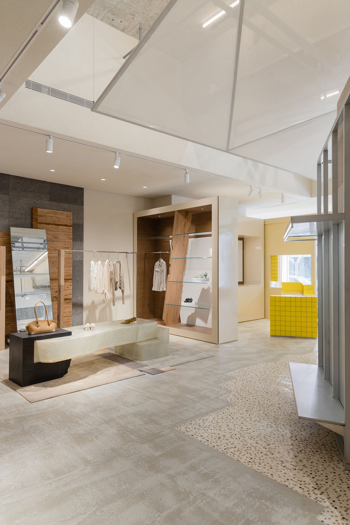 Sò Studio combines Live Artwork and Resident In for LOOKNOW Flagship Store in Shanghai 