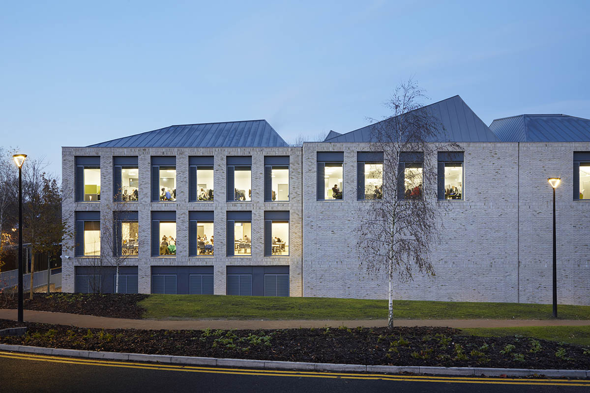 FaulknerBrowns Architects completes teaching and learning centre with pyramidal roofs in Durham