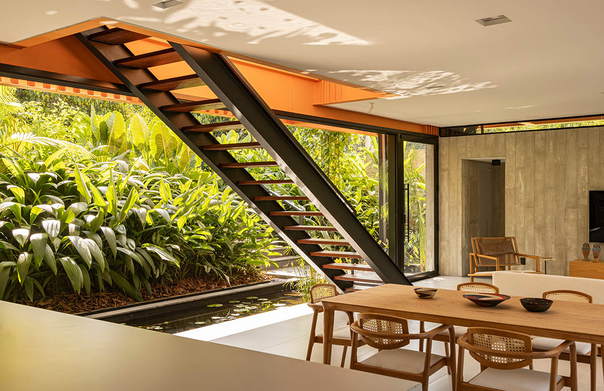 Pupunha House offers skyward oasis amidst a lush landscape in Manaus