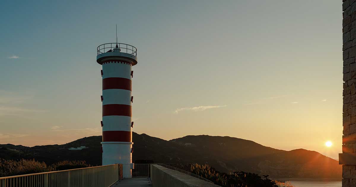 The Lighthouse Hotel reinterprets traditional fishing village settlements on a steep reef in Zhoushan