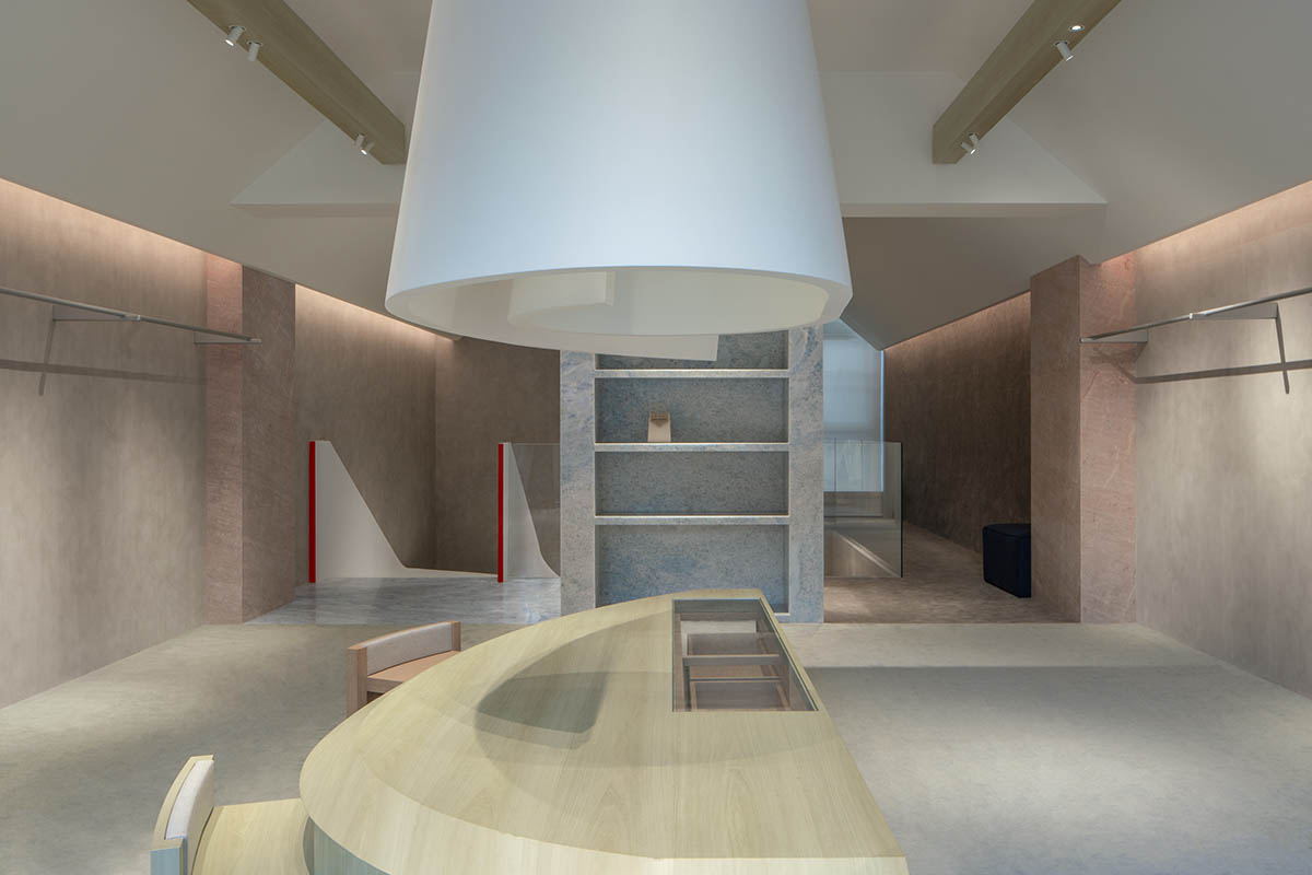 Shanghai store by Sò Studio unfolds surprises through the richness of materials, colors and props 