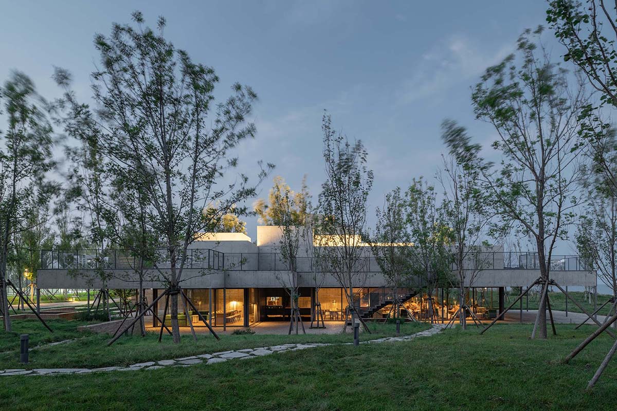 Vector Architects completes restaurant with bold &ldquo;dispersed&rdquo; concrete canopies in China