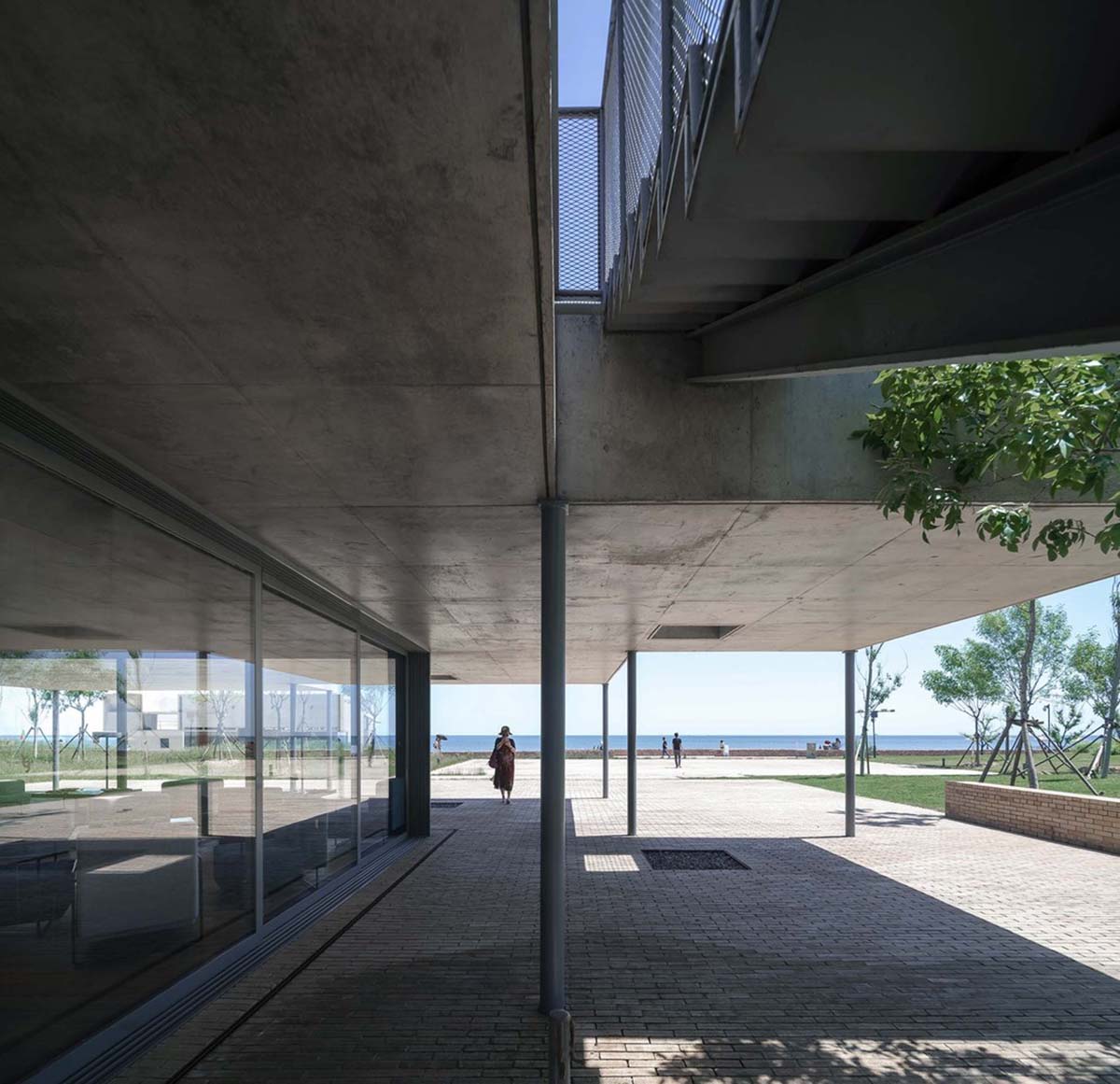 Vector Architects completes restaurant with bold &ldquo;dispersed&rdquo; concrete canopies in China