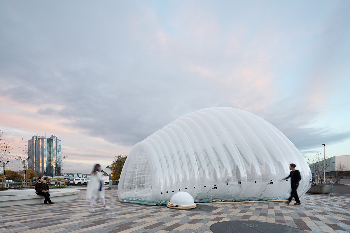 ecoLogicStudio installs air bubble air-purifying eco-machine at COP26 in Glasgow