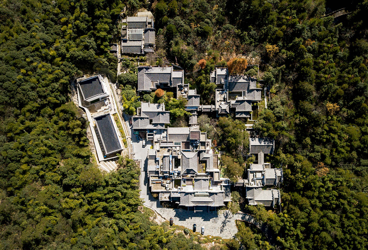CCD completes resort and spa by keeping traditional architectural elements in Huangshan, China