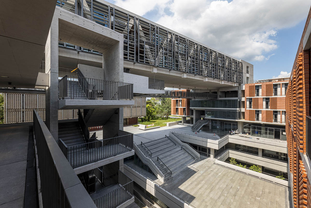 National Taiwan University Humanities Building — The Space of Time, The Time of Space