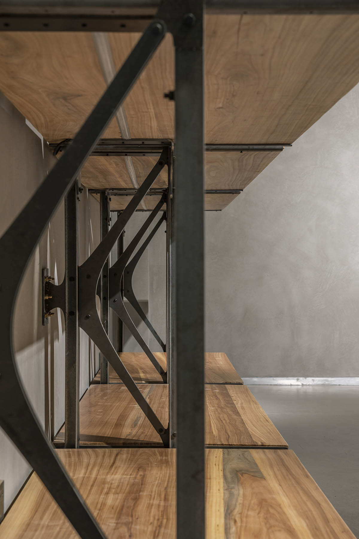 LUO Studio completes Mumokuteki Concept Bookstore in Beijing