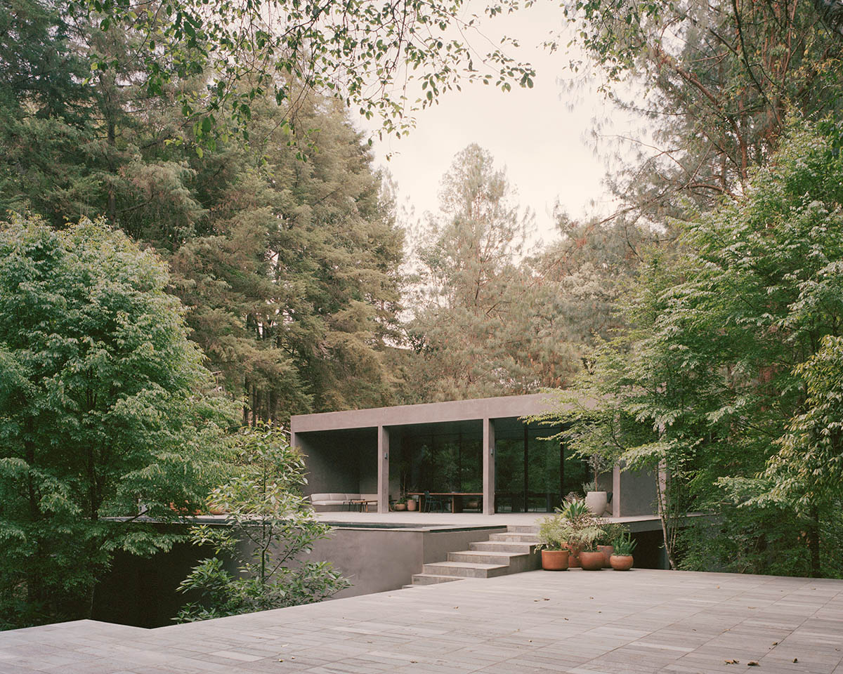 PPAA completes Copas House with sleek skin and pastel tones in Valle de Bravo