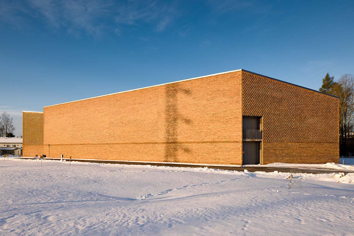 Kivinen Rusanen Architects built a substation featuring a patterned brick façade