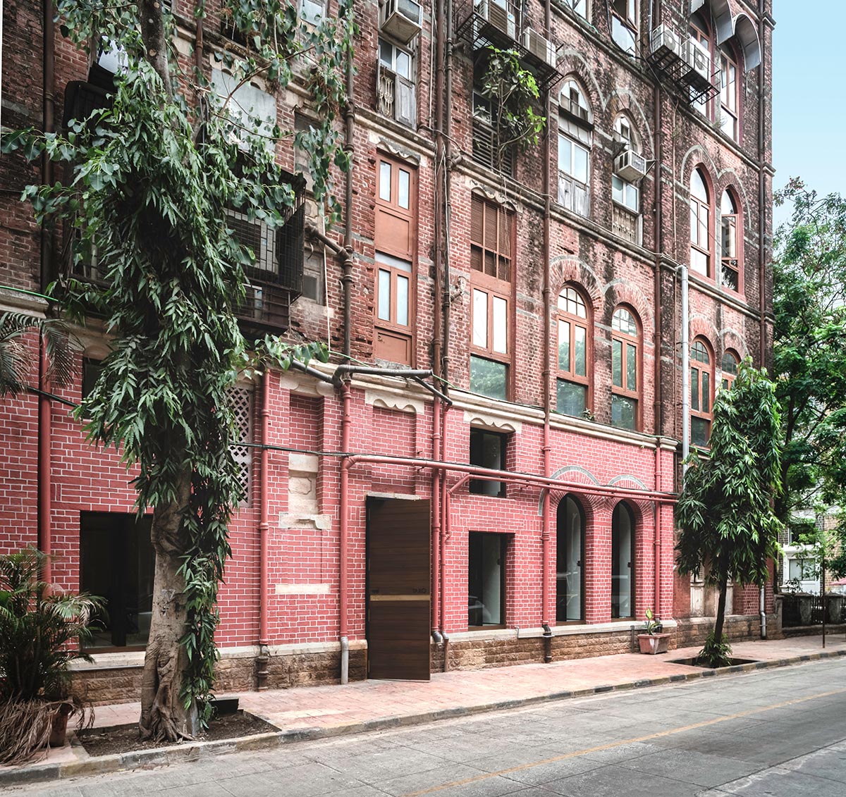 SquareWorks converts former Victorian Gothic style building into an art gallery in Mumbai 