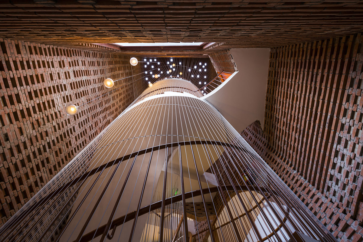 This intertwined kindergarden creates surprising spaces for kids and adults in Vietnam