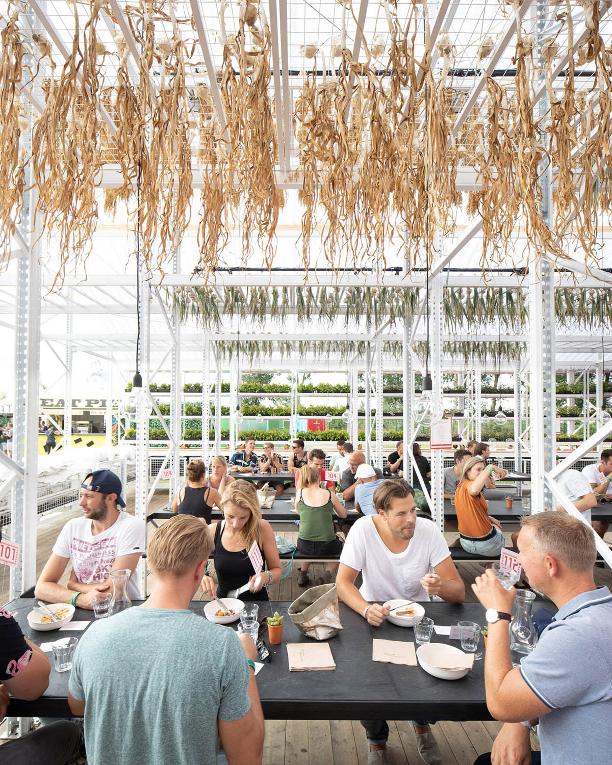 Overtreders W designed a zero-waste and timeless pop-up restaurant for 2018 Lowlands Festival